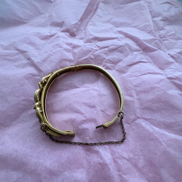 Vintage Gold-Tone Bangle with Opalescent and Faux Pearl Accents - Picture 4 of 5